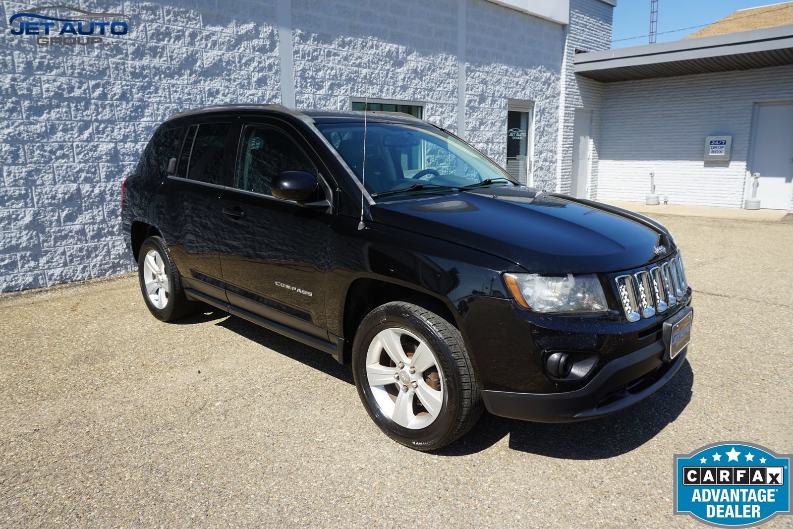Used 2015 Jeep Compass Latitude AWD/4WD image 1