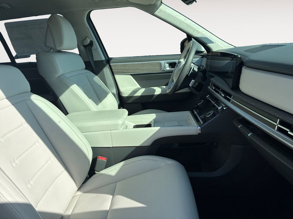 Used 2025 Hyundai Santa Fe Calligraphy image 17