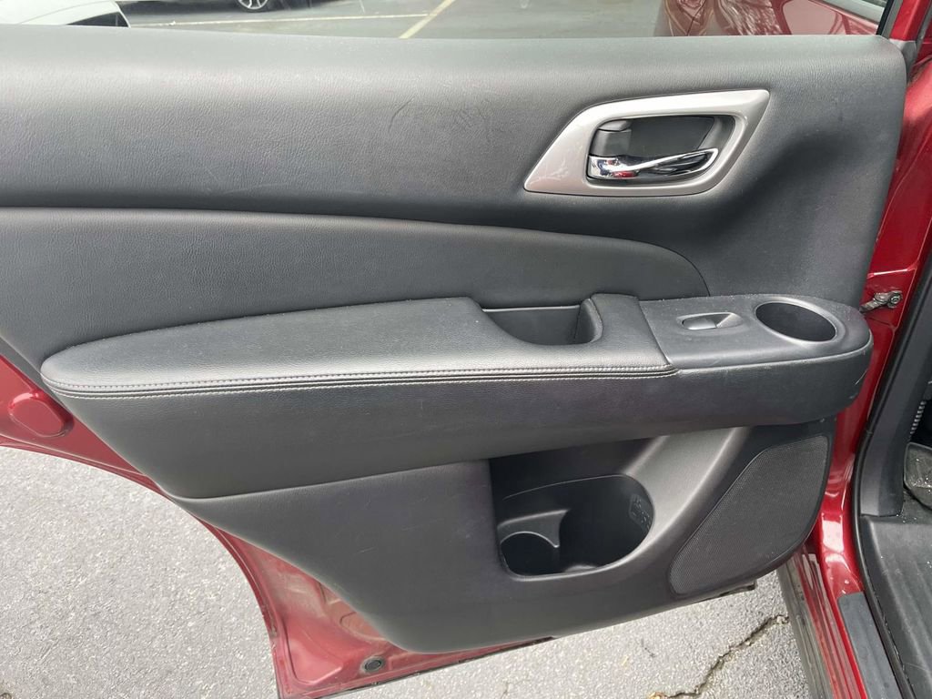 Used 2019 Nissan Pathfinder Platinum image 54