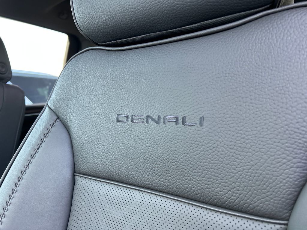 New 2026 GMC Sierra 3500 Denali w/ Denali Reserve Package image 16