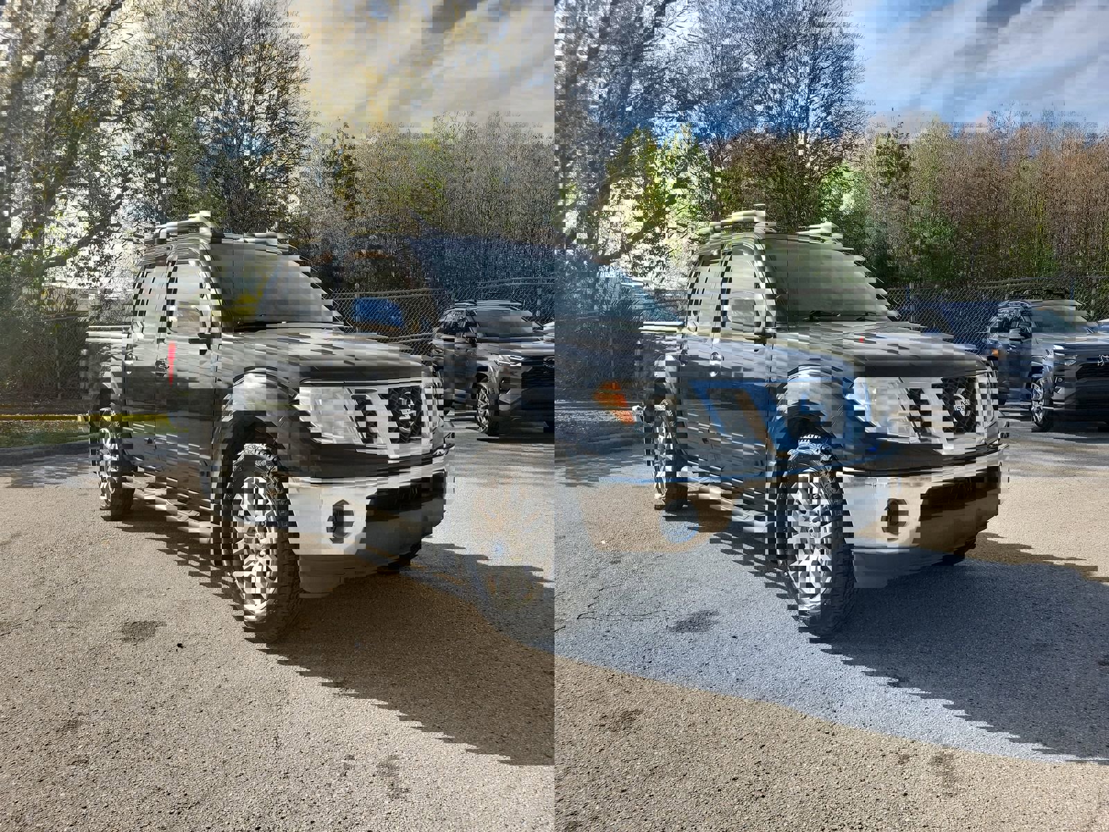 Used 2010 Nissan Frontier LE w/ LE Value Truck Pkg image 8