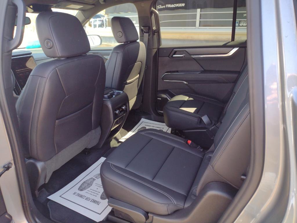 Used 2024 GMC Acadia Elevation image 18