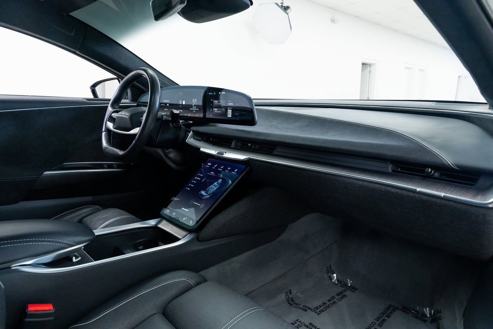 Used 2022 Lucid Air Grand Touring image 25