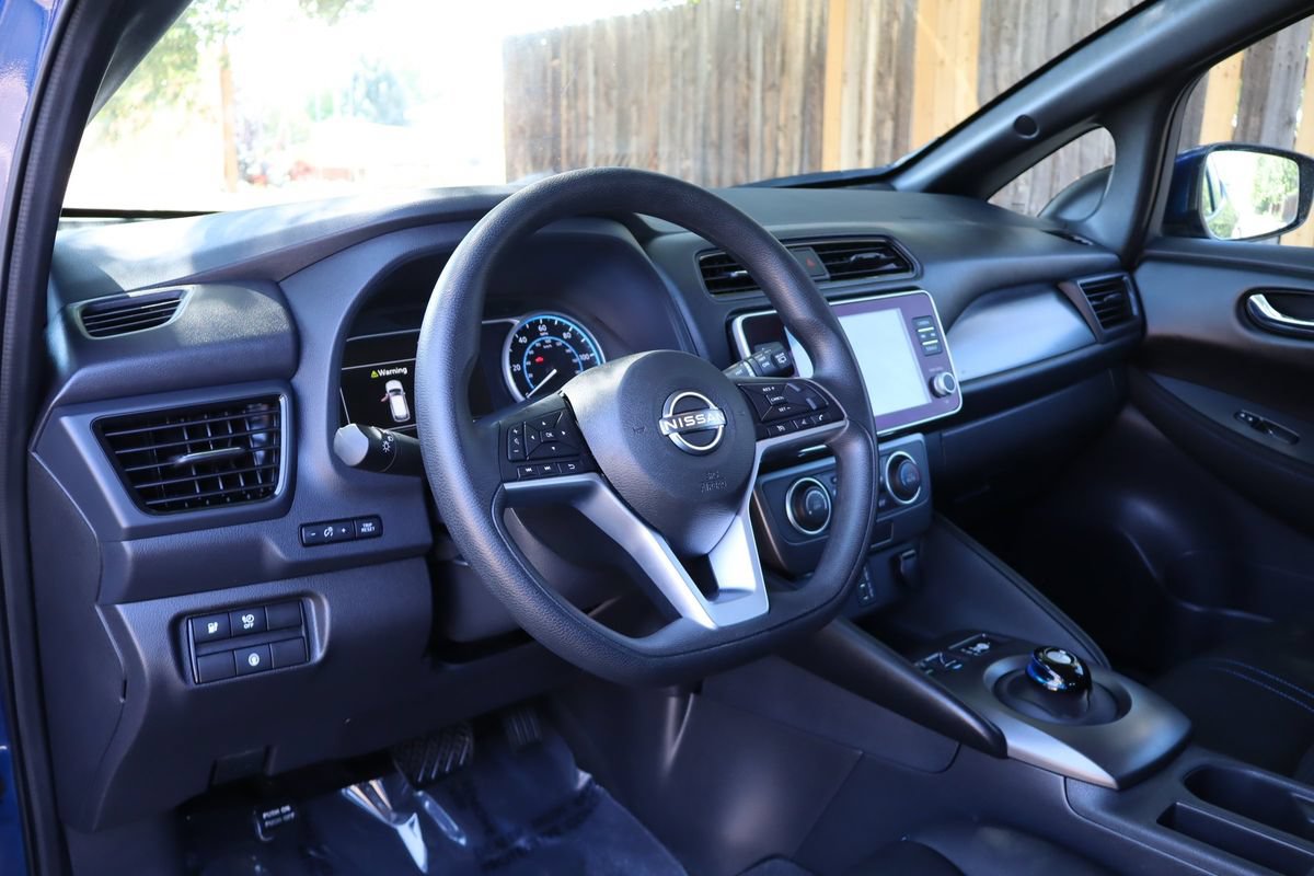 Used 2025 Nissan Leaf S FWD image 15