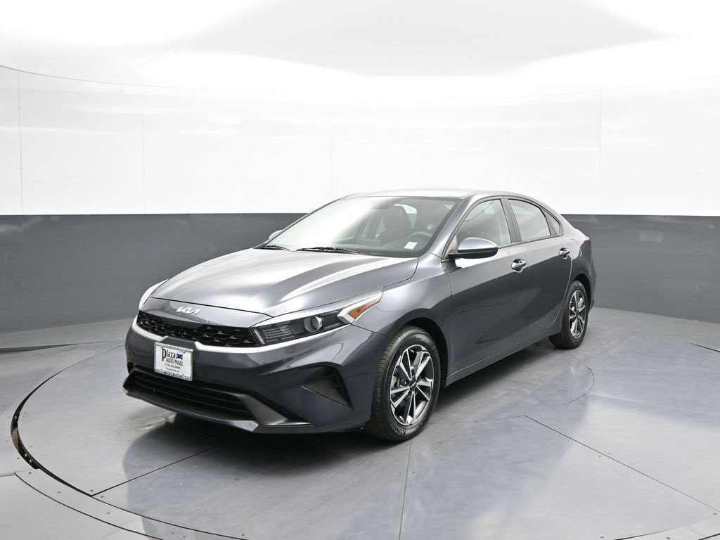 Certified 2022 Kia Forte LXS image 1