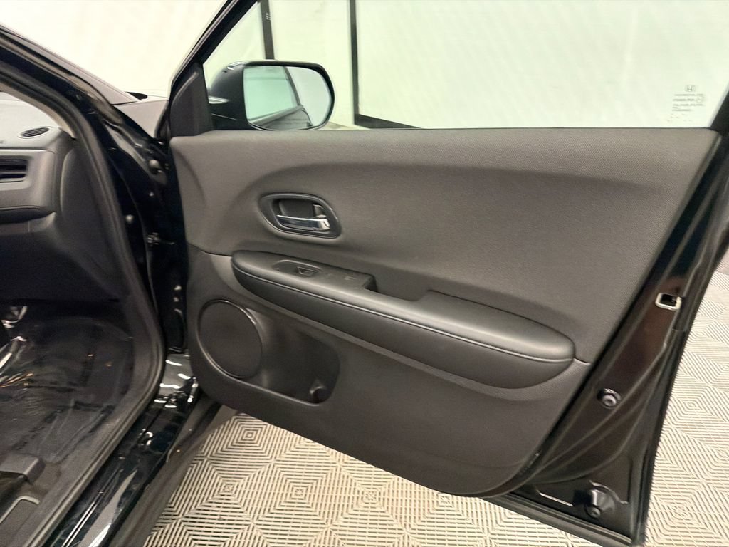 Used 2021 Honda HR-V LX image 14