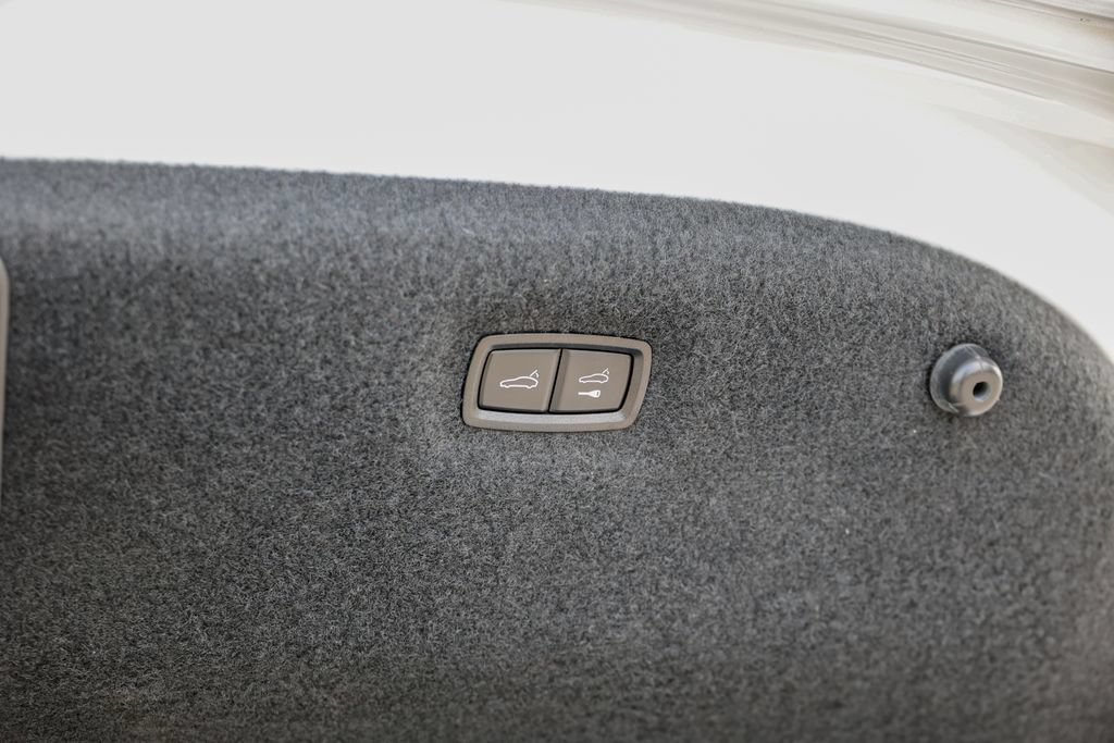 Certified 2021 Porsche Taycan AWD/4WD image 54