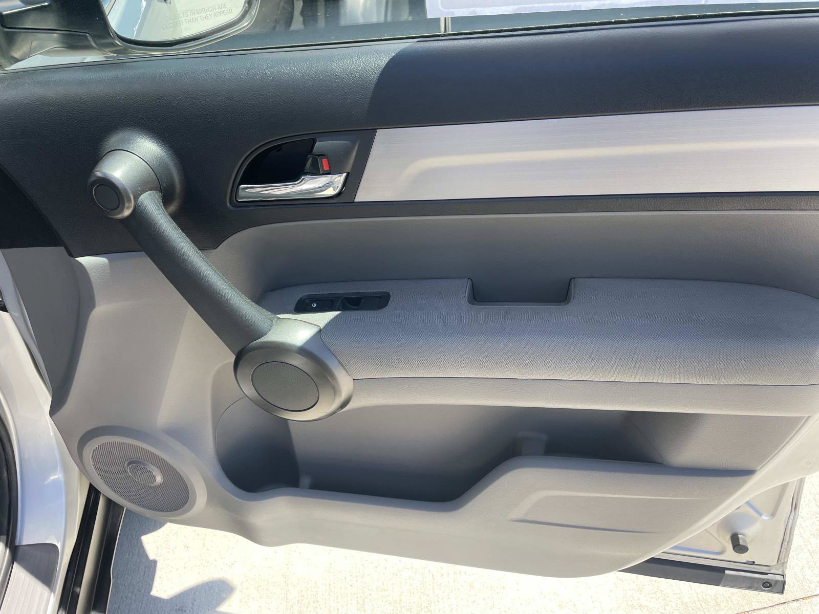 Used 2011 Honda CR-V LX image 17