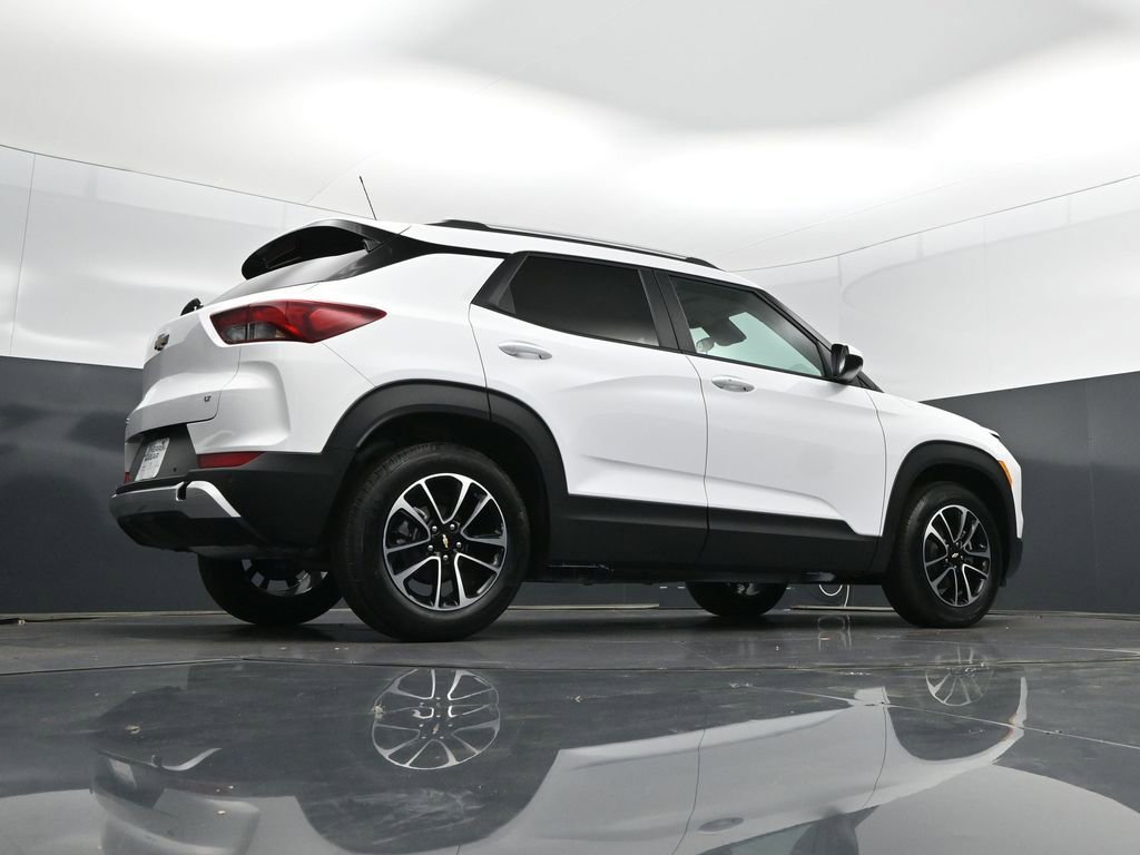 New 2026 Chevrolet TrailBlazer LT w/ LT Cold Weather Package FWD image 42
