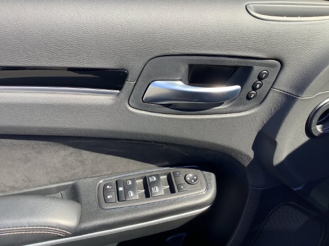 Used 2023 Chrysler 300 C RWD image 10