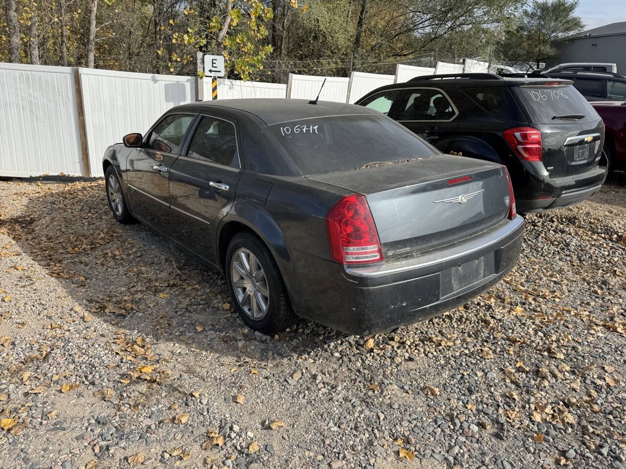 Used 2008 Chrysler 300 C w/ Navigation & Sound Group II RWD image 3