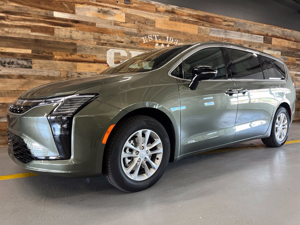 New 2027 Chrysler Pacifica Select FWD image 13