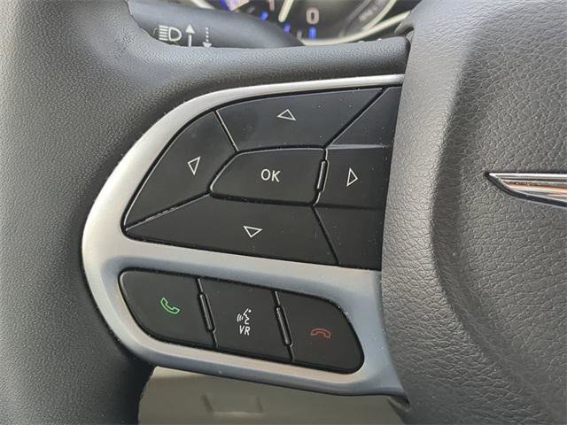 Certified 2024 Chrysler Pacifica Touring-L image 31