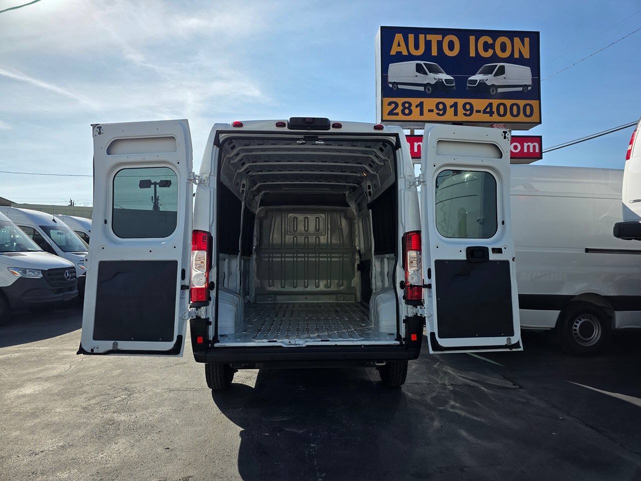 Used 2023 RAM ProMaster 3500 FWD image 12