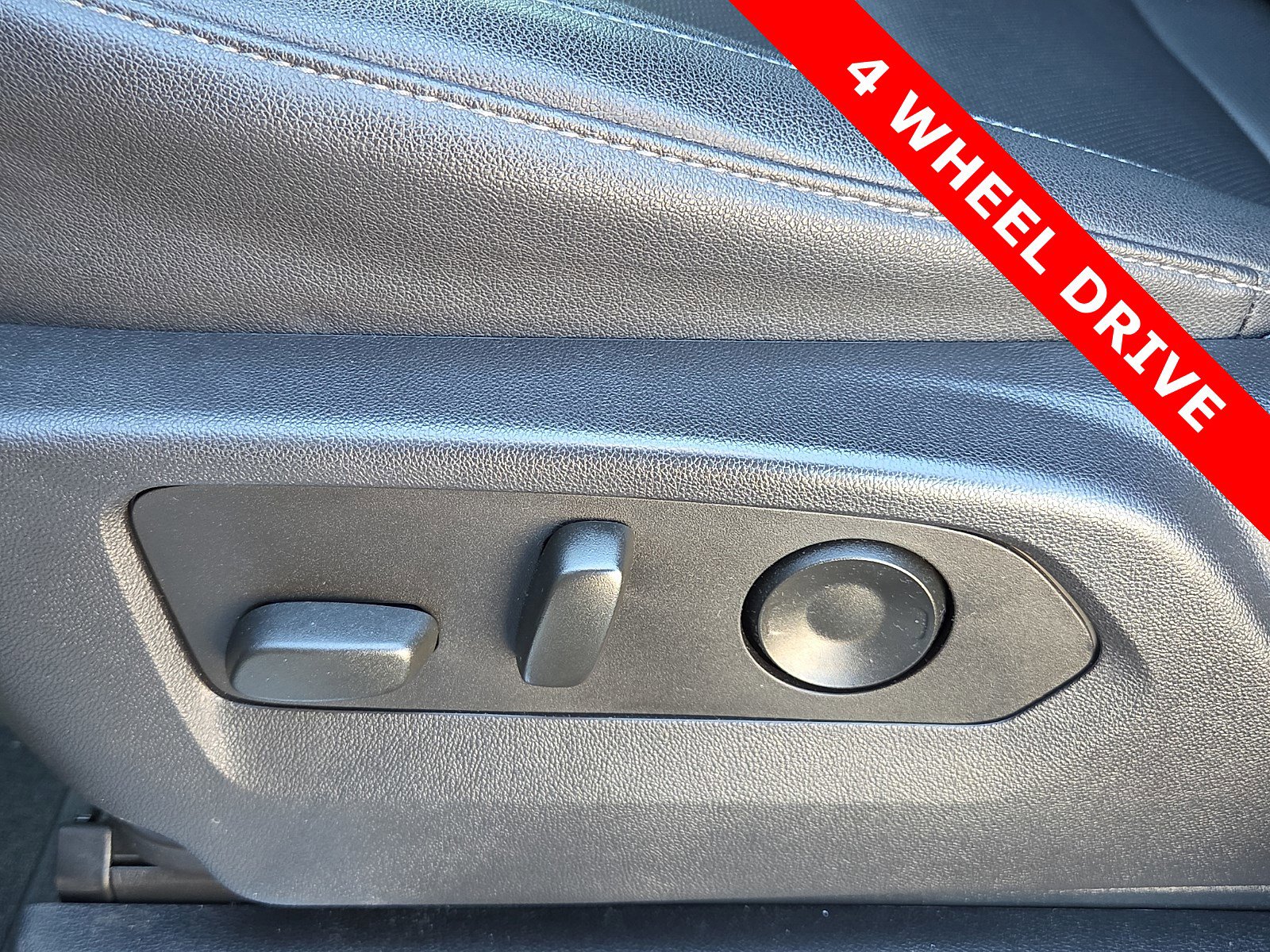 Used 2023 GMC Sierra 1500 SLT w/ X31 Off-Road Package image 14