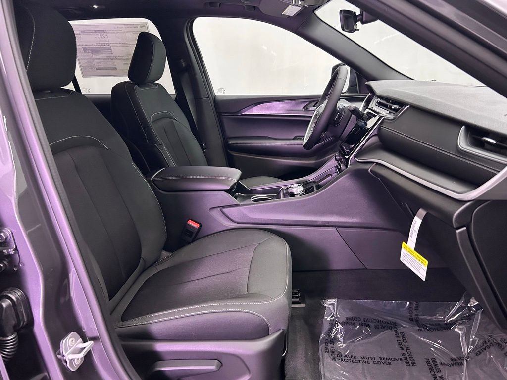 New 2025 Jeep Grand Cherokee Laredo X w/ Trailer Tow Package image 22