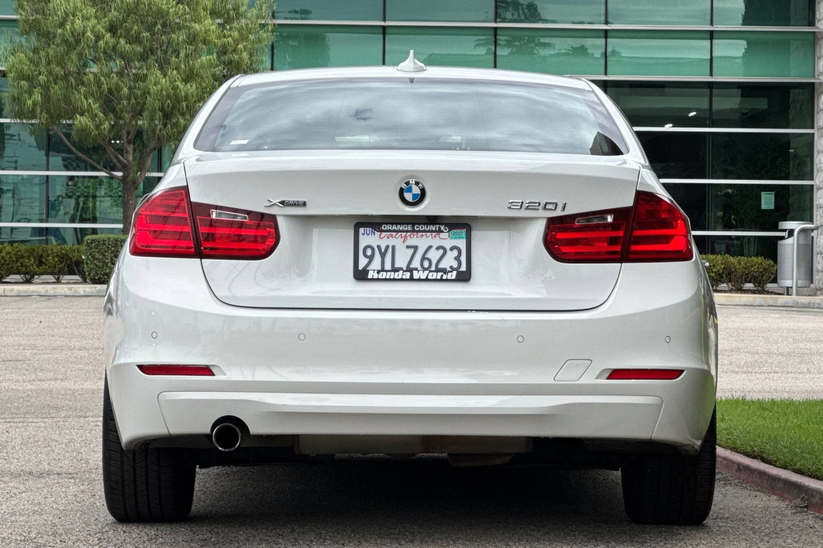Used 2015 BMW 320i xDrive Sedan AWD/4WD image 5