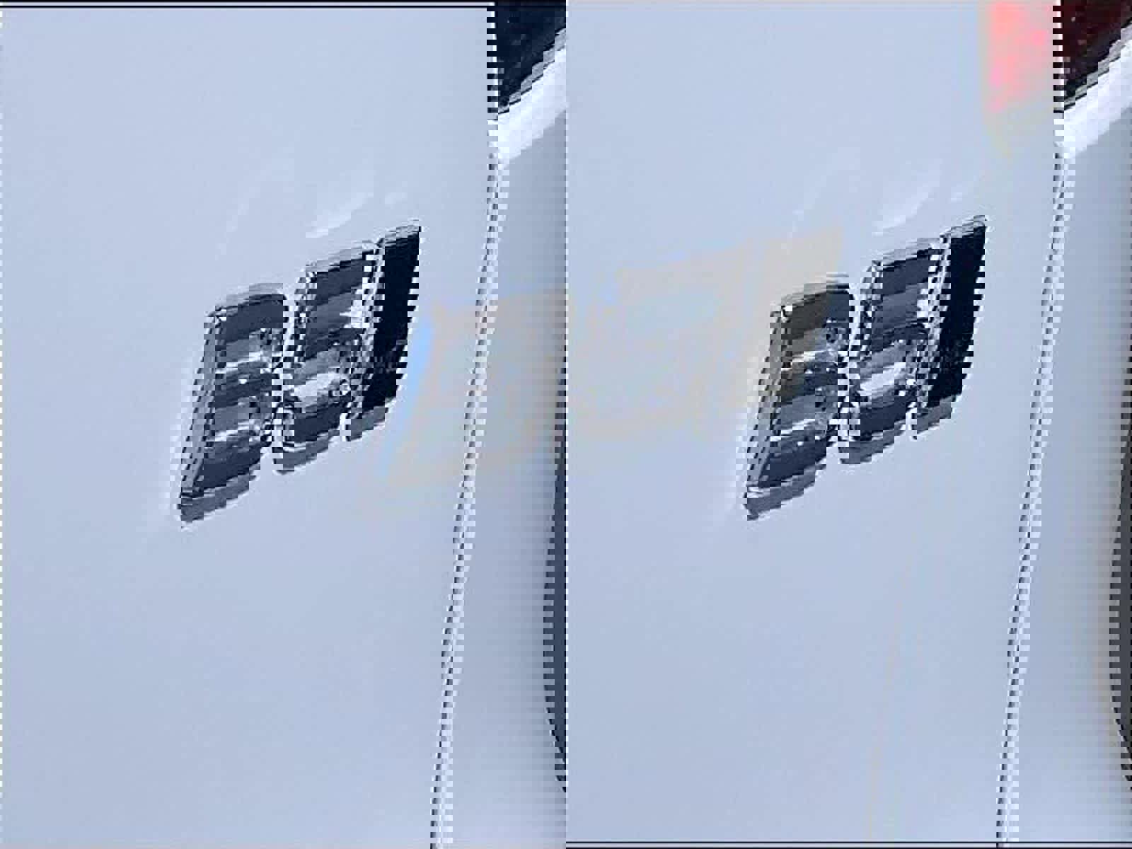 Used 2025 Volvo XC40 B5 Plus image 11