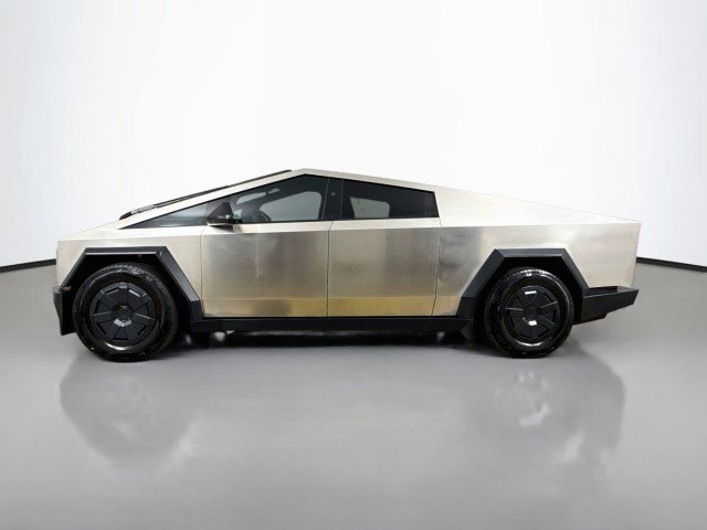 Used 2024 Tesla Cybertruck AWD Crew Cab image 4