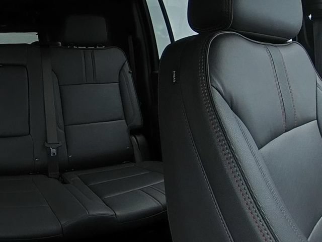 Used 2025 Chevrolet Suburban RST w/ Comfort Package AWD/4WD image 26