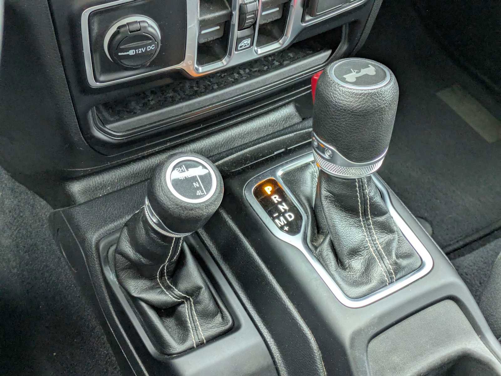 Used 2023 Jeep Wrangler Unlimited Sahara AWD/4WD image 32