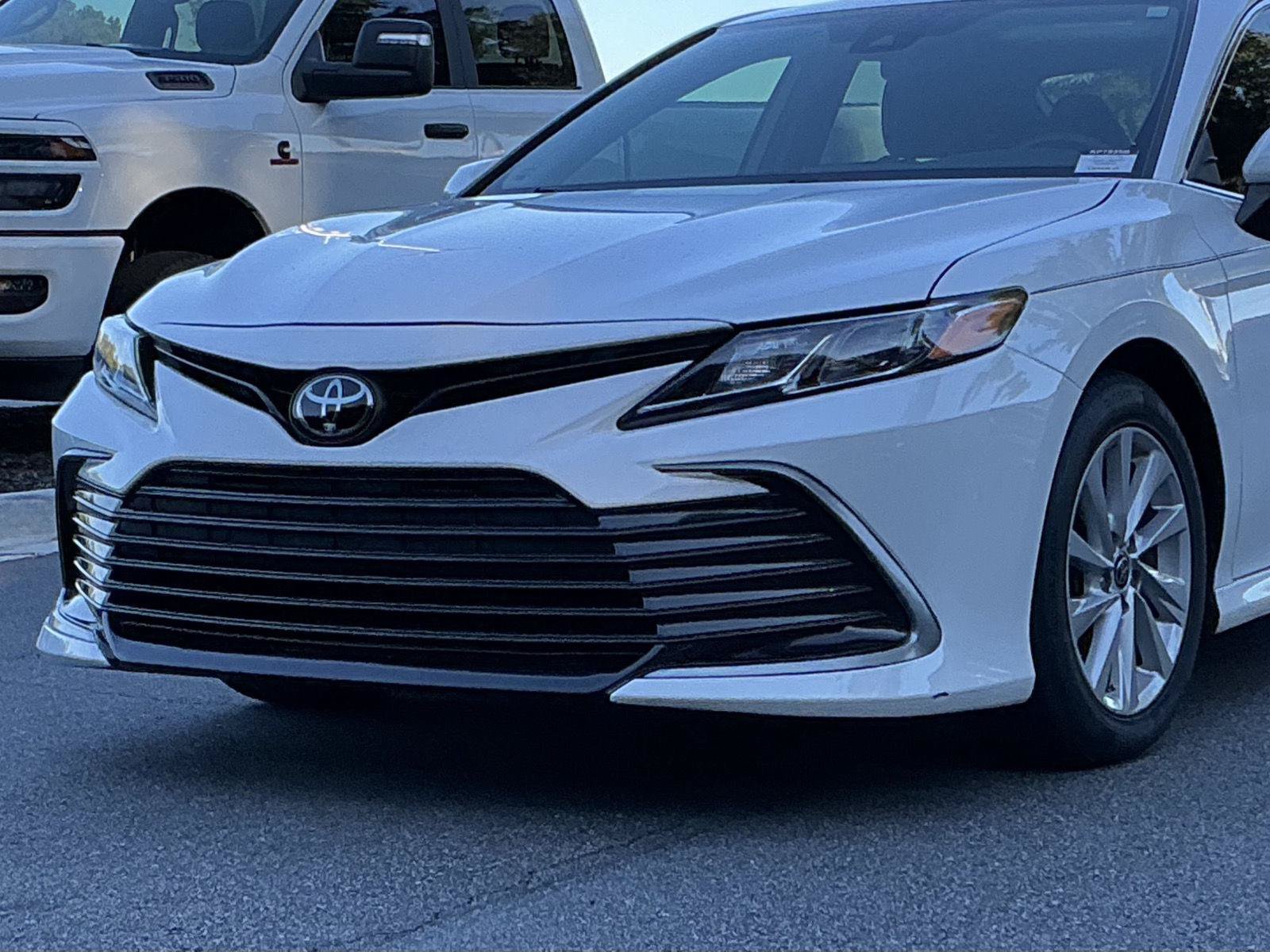 Used 2022 Toyota Camry LE w/ Convenience Package FWD image 10