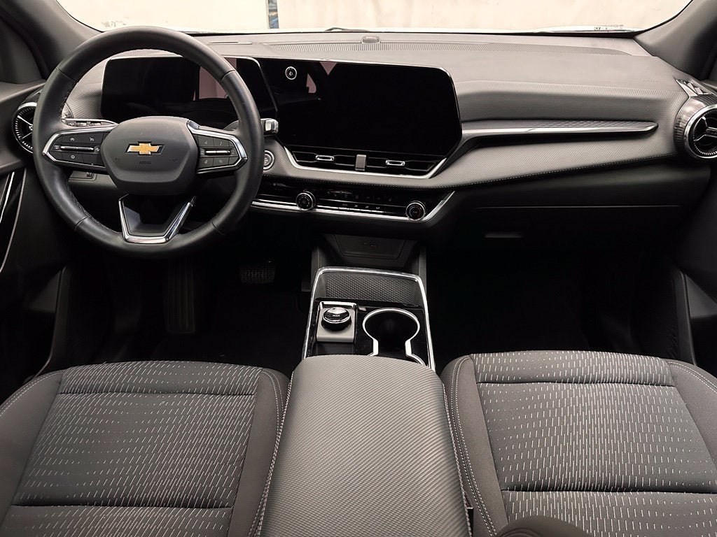 Used 2026 Chevrolet Equinox LT FWD image 7
