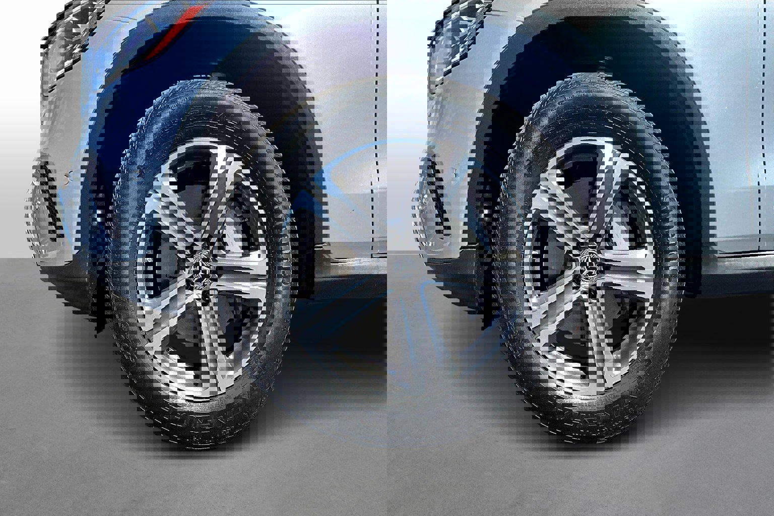 Used 2022 Mercedes-Benz GLC 300 w/ Premium Package Lite image 8