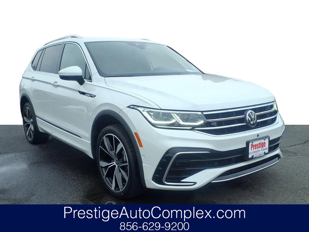 Certified 2022 Volkswagen Tiguan SEL R-Line image 1