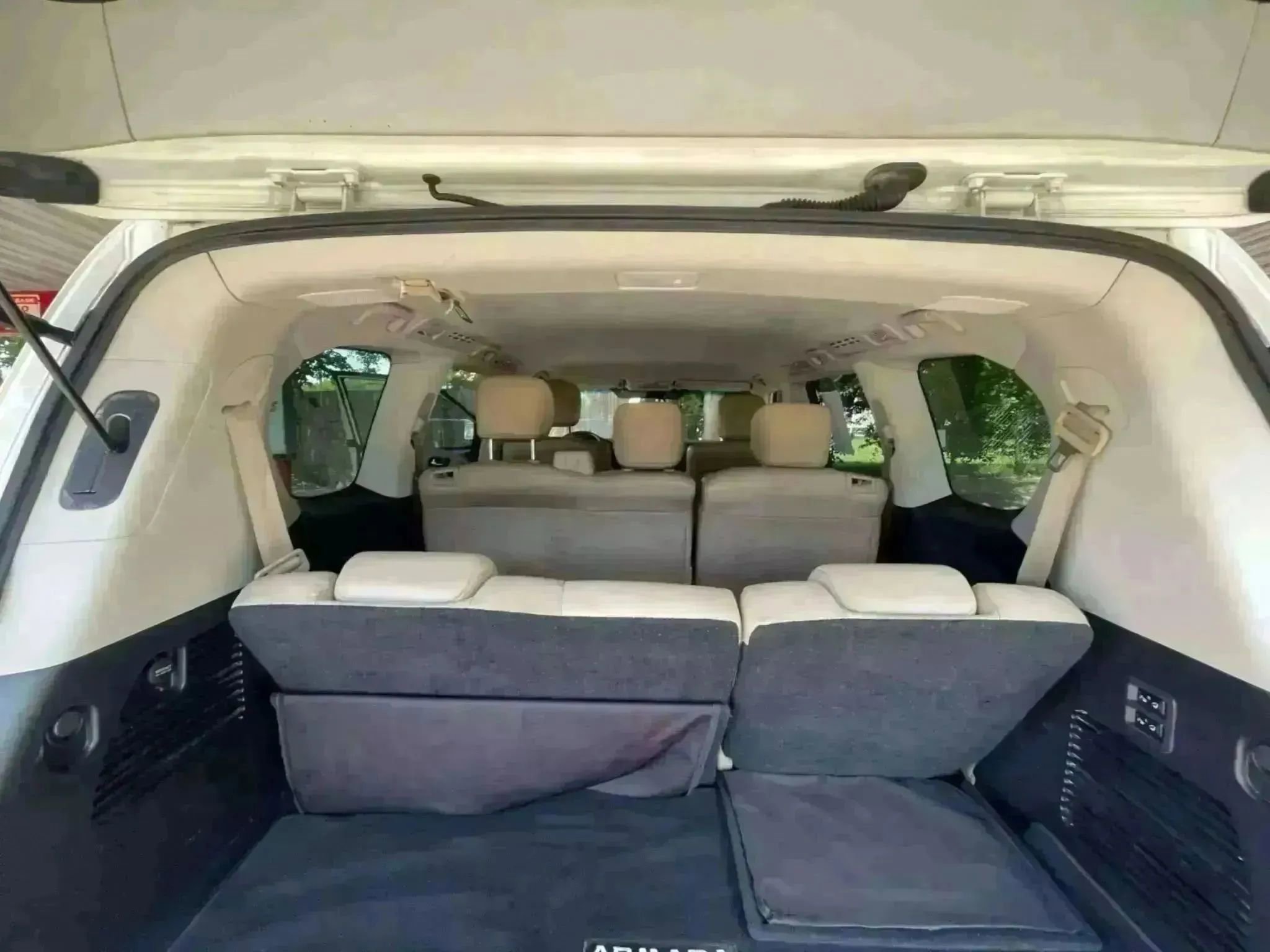 Used 2017 Nissan Armada SL image 32