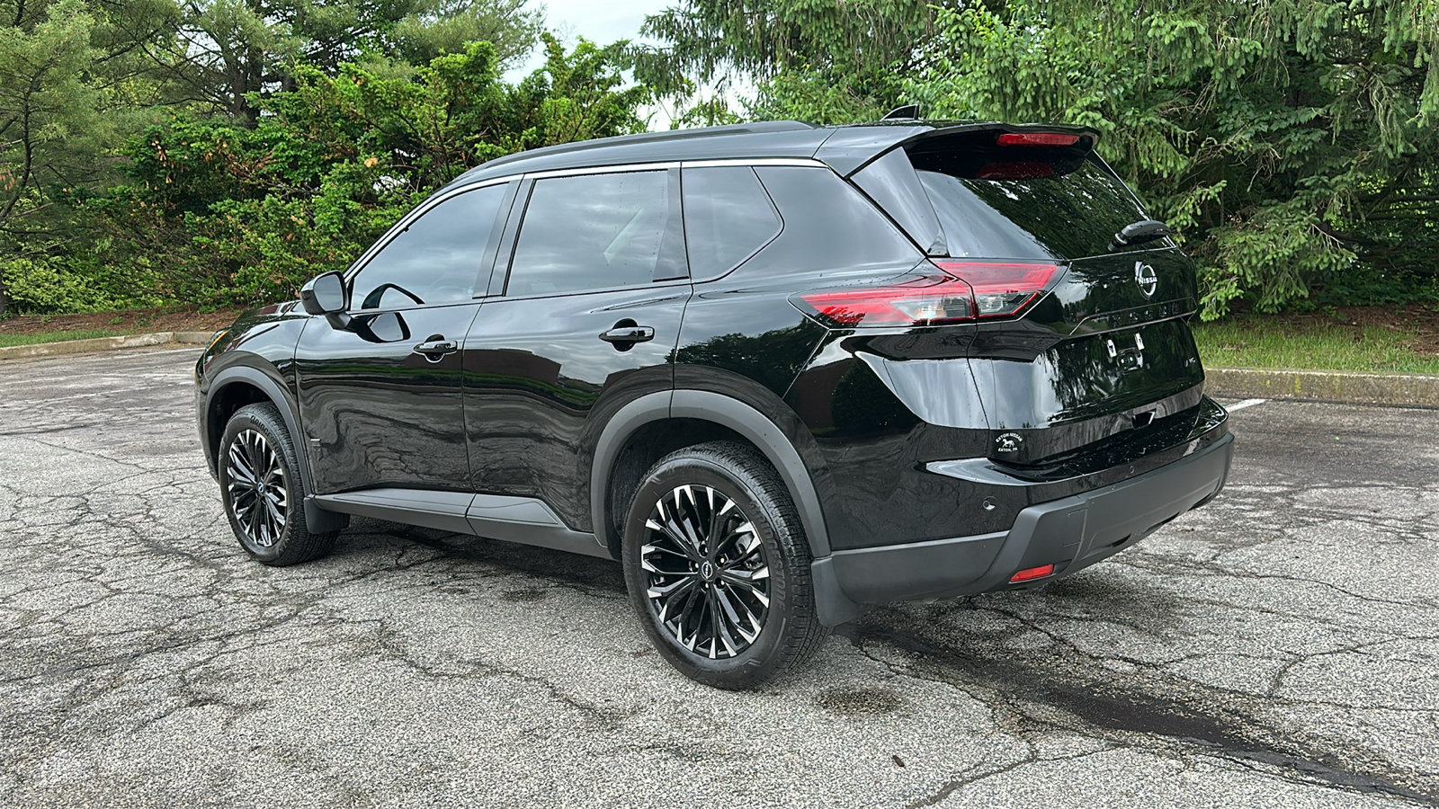 Certified 2026 Nissan Rogue Dark Armor AWD/4WD image 7