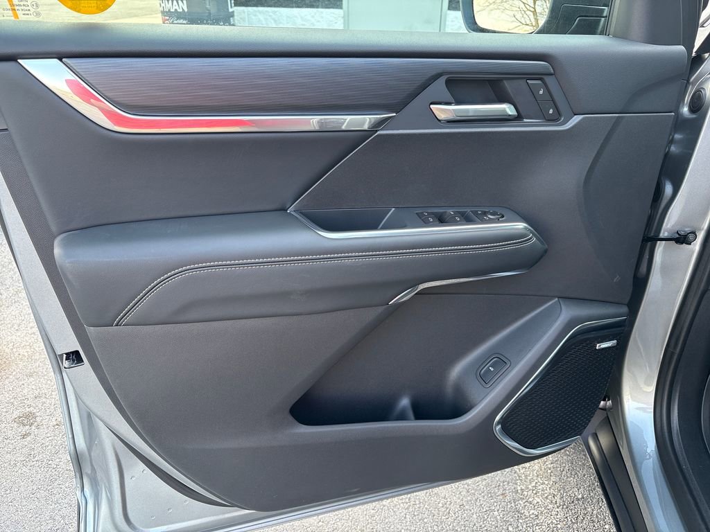 New 2026 GMC Acadia Elevation image 12