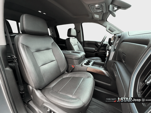 Used 2022 GMC Sierra 1500 SLT w/ SLT Premium Package AWD/4WD image 13
