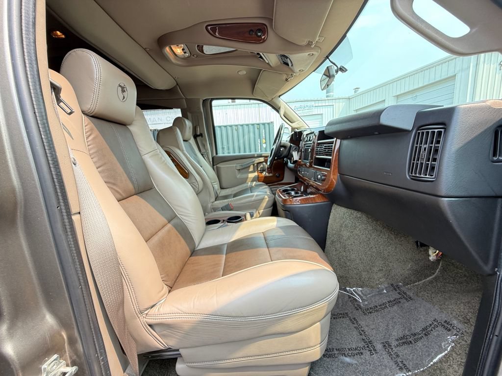 Used 2018 Chevrolet Express 2500 w/ Enhanced Convenience Package RWD image 29