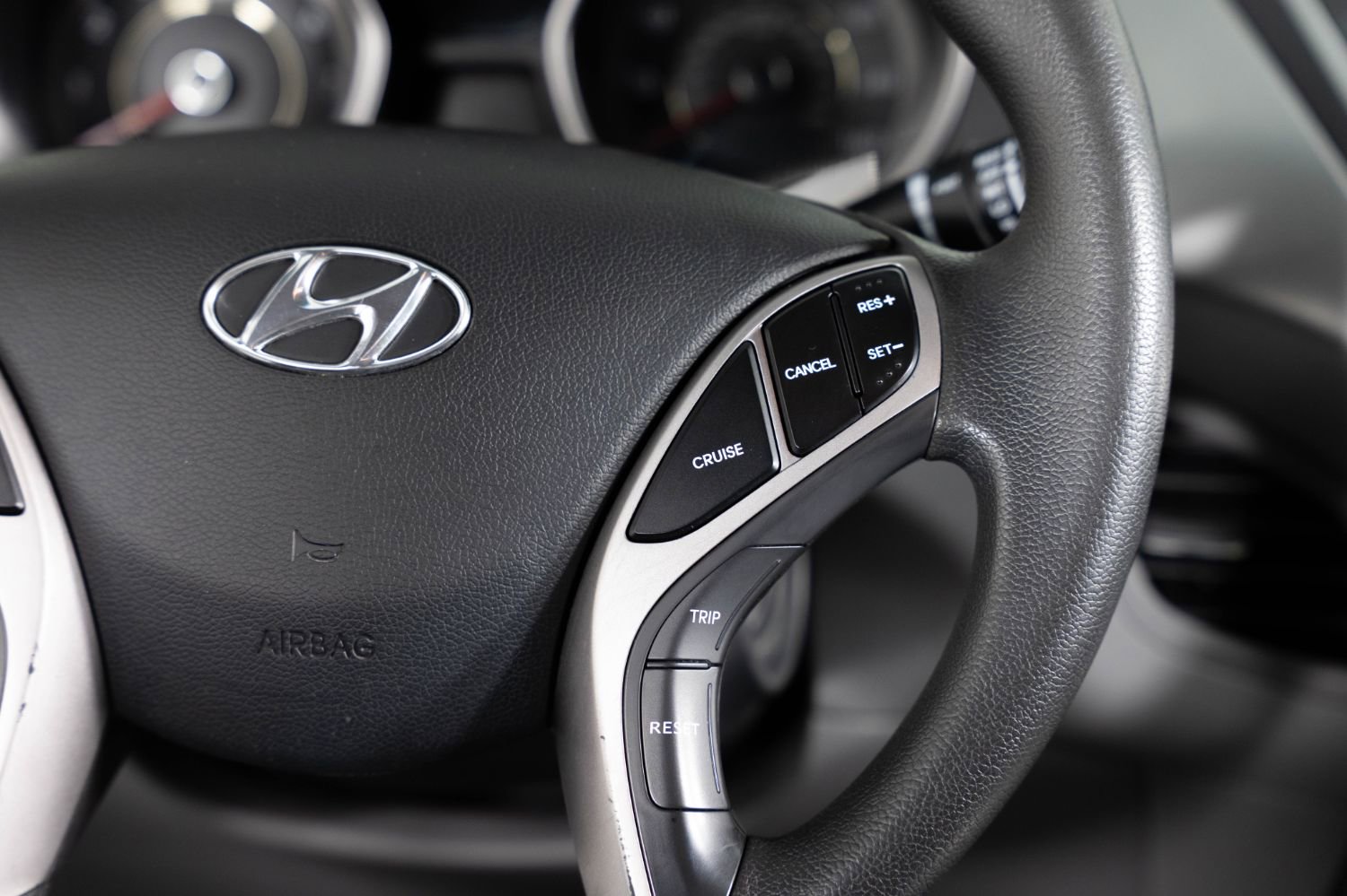 Used 2013 Hyundai Elantra GLS w/ Preferred Pkg FWD image 30