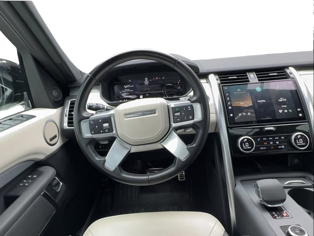 Used 2023 Land Rover Discovery HSE R-Dynamic AWD/4WD image 38