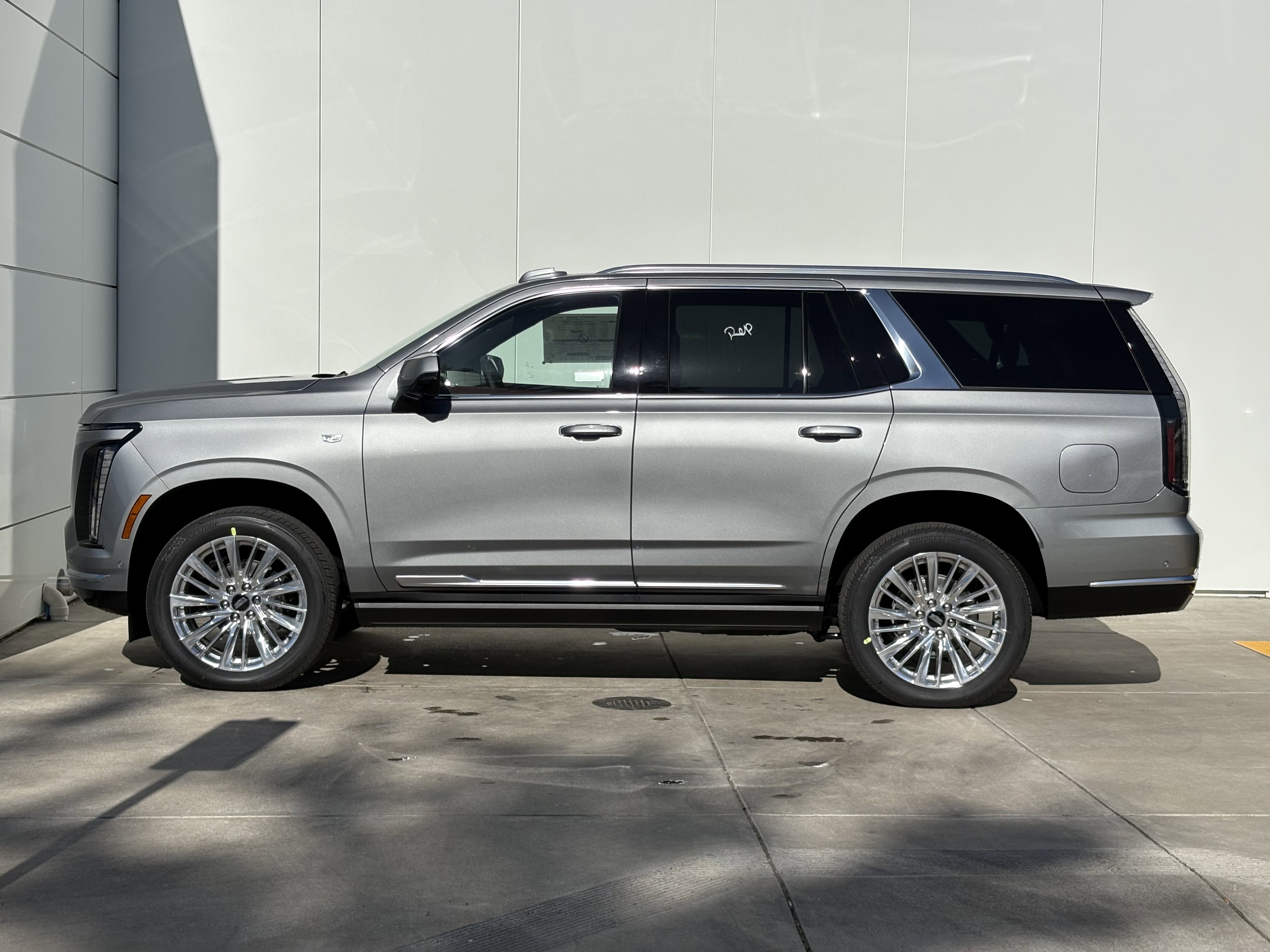 New 2026 Cadillac Escalade Luxury image 4