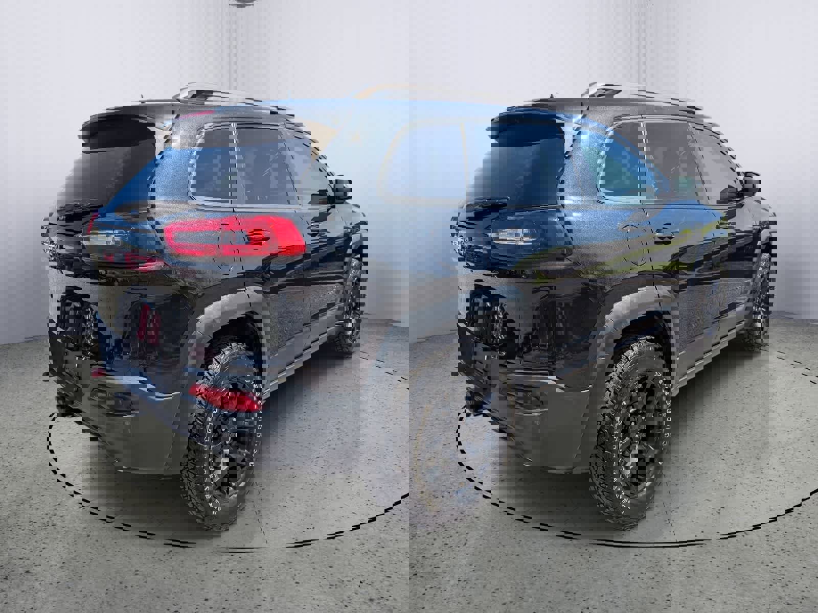 Used 2016 Jeep Cherokee Trailhawk w/ Comfort/Convenience Group image 3