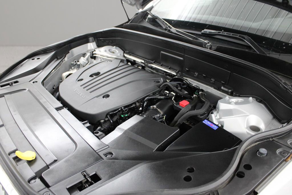 Certified 2025 Volvo XC90 B5 Core image 35