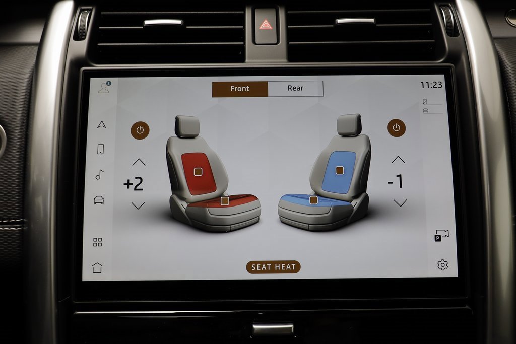 New 2025 Land Rover Discovery Dynamic SE image 12