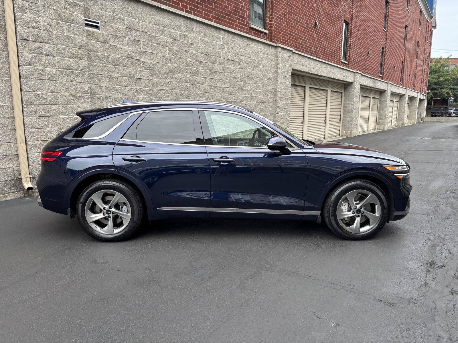 New 2026 Genesis GV70 2.5T Select AWD/4WD image 2