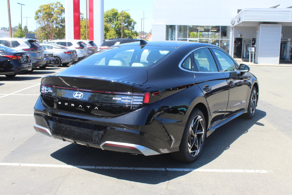 New 2026 Hyundai Sonata SEL FWD image 7
