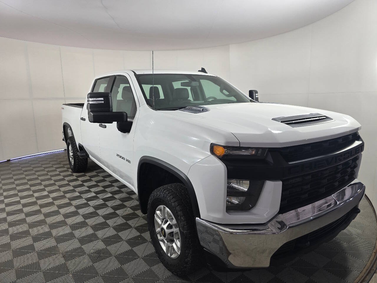 Used 2023 Chevrolet Silverado 2500 W/T w/ WT Fleet Convenience Package AWD/4WD image 3