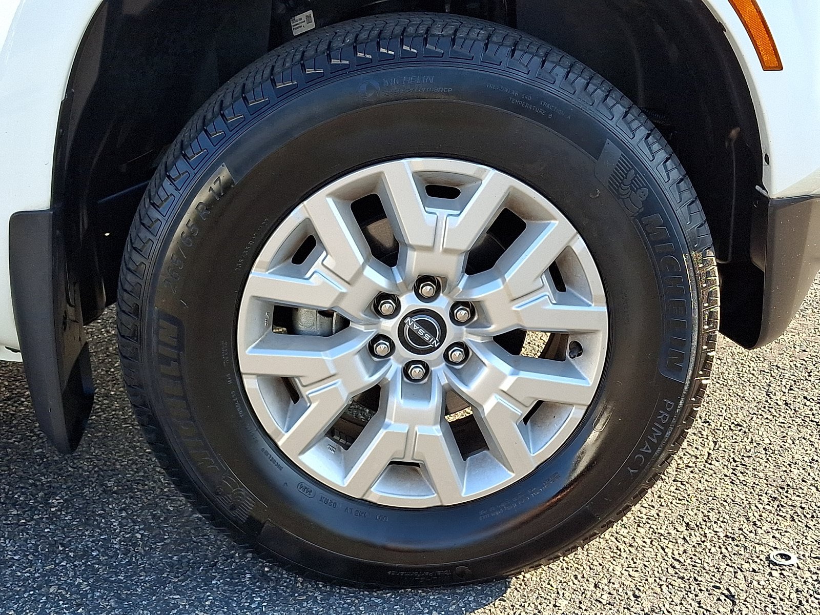 Used 2024 Nissan Frontier SV AWD/4WD image 8