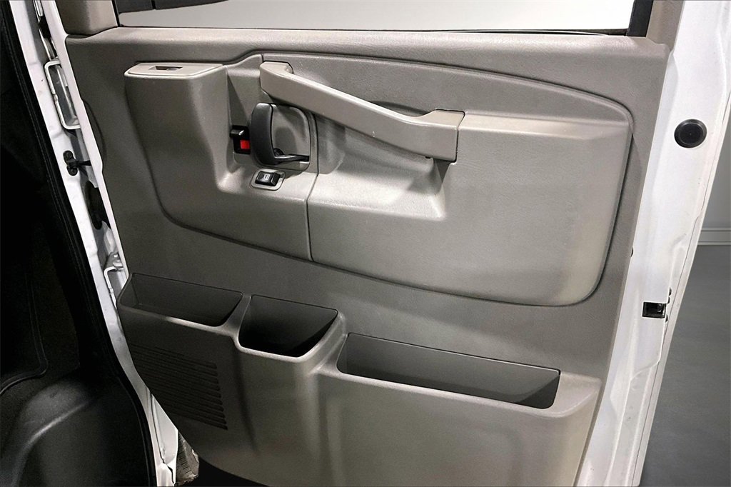 Used 2020 Chevrolet Express 3500 LT w/ LT Preferred Equipment Group image 27