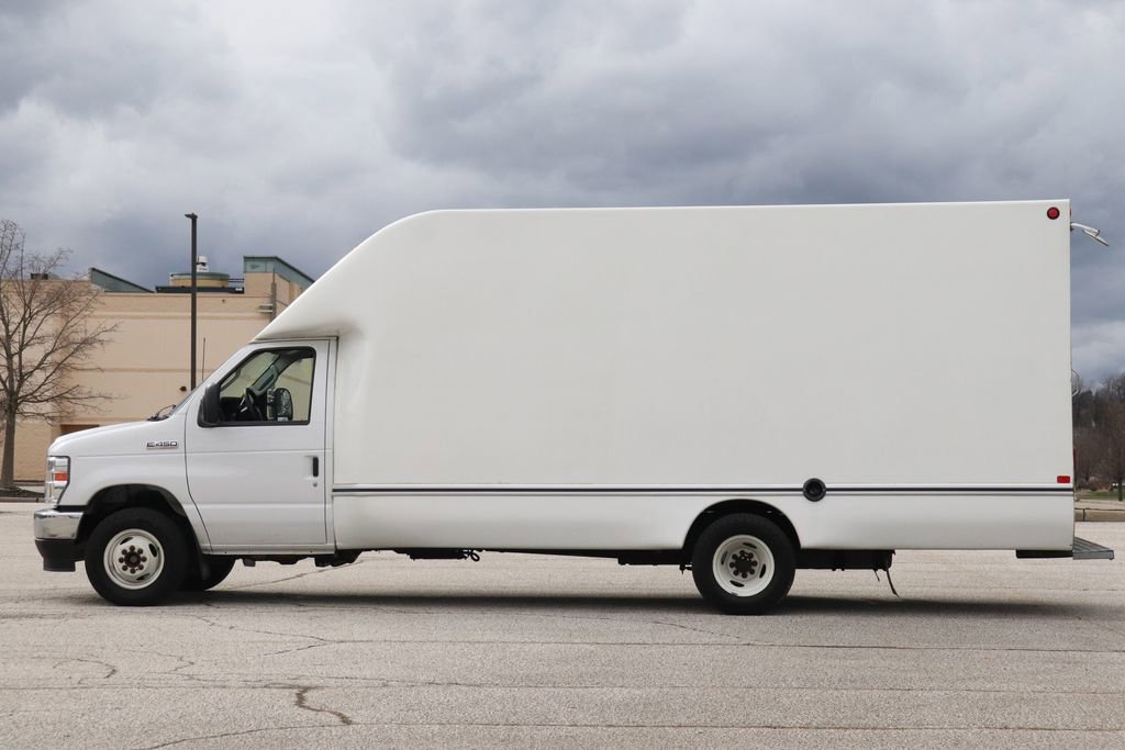 Used 2025 Ford E-450 and Econoline 450 Super Duty w/ Power Equipment Group image 5