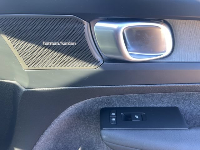 Certified 2025 Volvo XC40 B5 Ultra w/ Climate Package AWD/4WD image 26