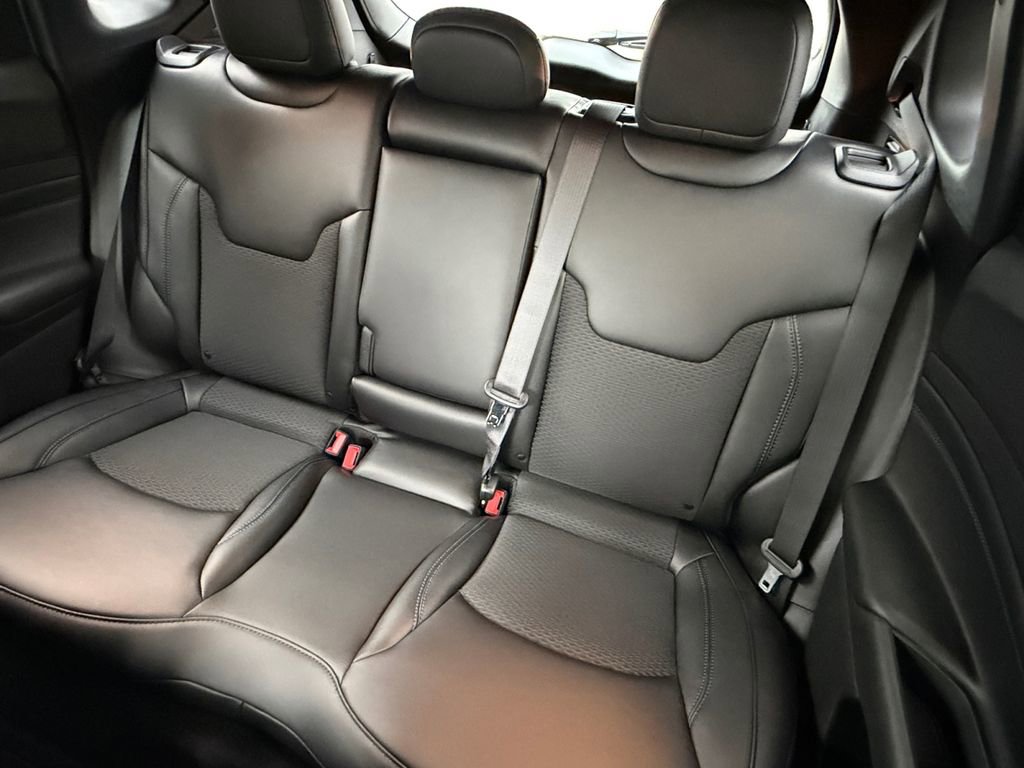 New 2026 Jeep Compass Latitude image 13