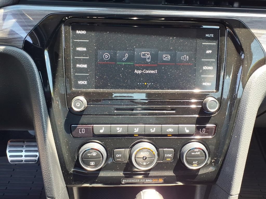 Used 2020 Volkswagen Passat 2.0T R-Line FWD image 6