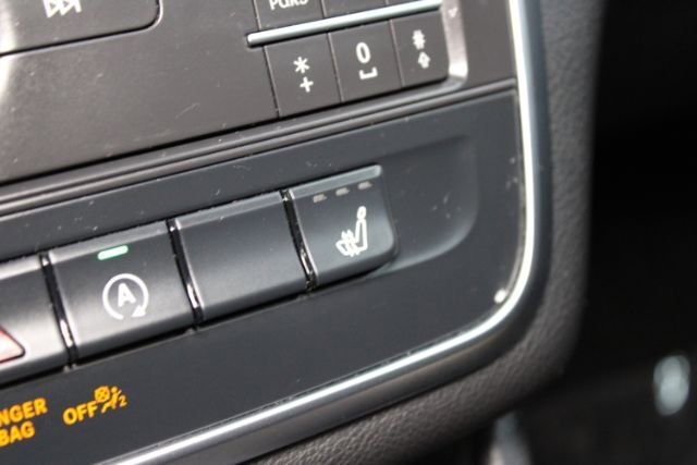 Used 2015 Mercedes-Benz CLA 250 4MATIC image 17